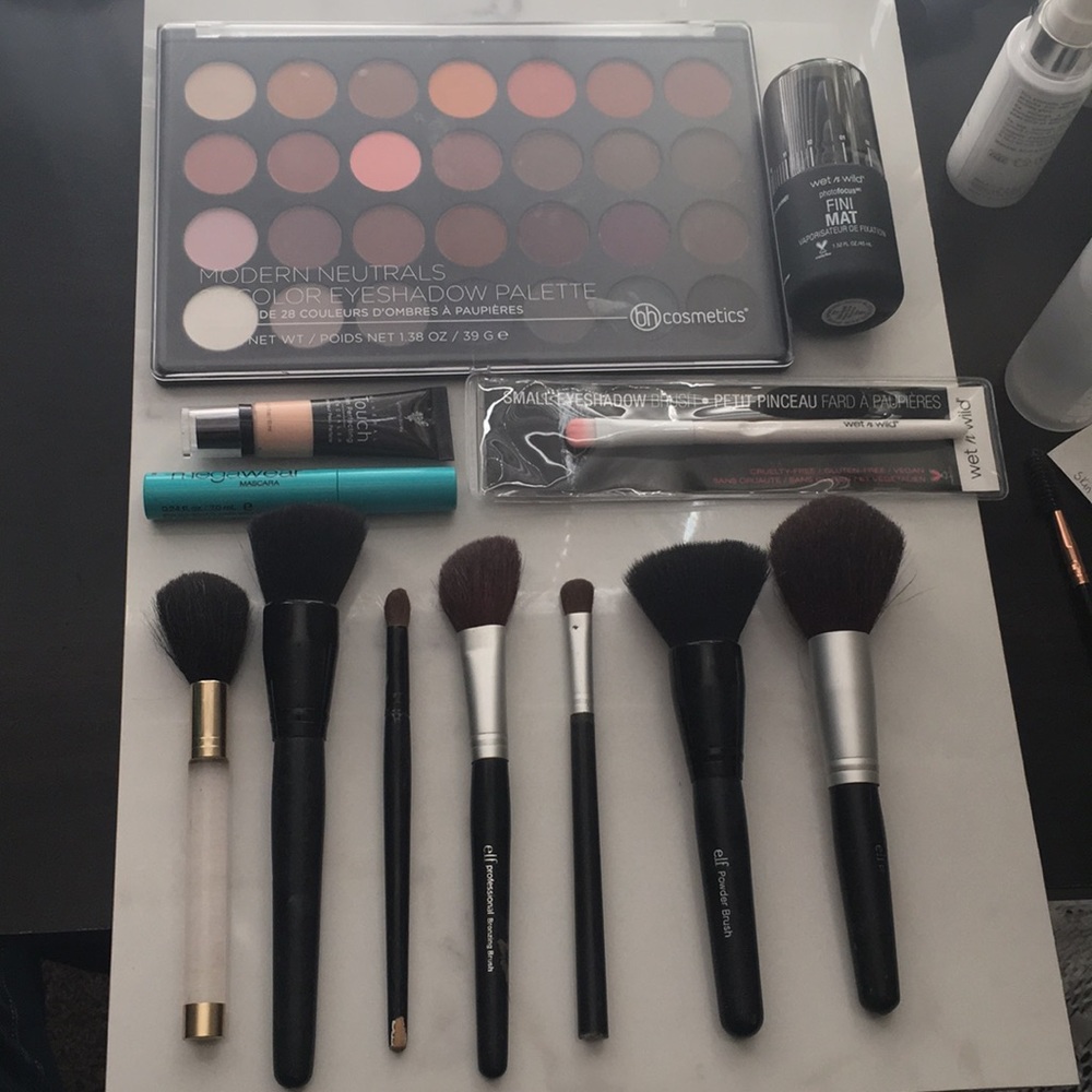 Makeup bundle